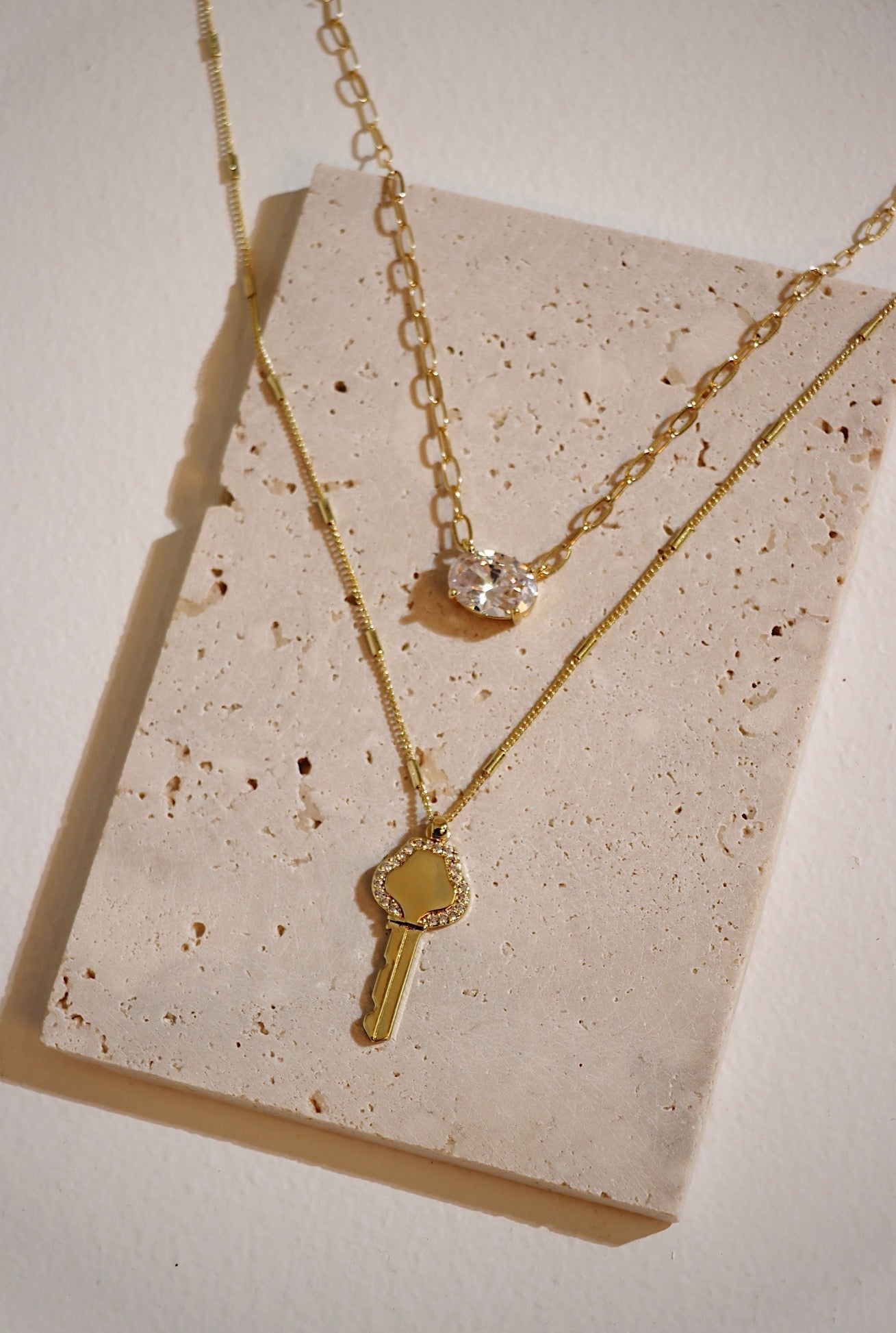 The Horizon Oval pendant